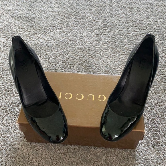 Gucci Shoes - Green Gucci wedges 💚💚